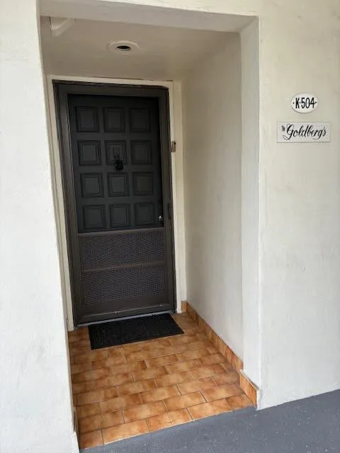 Unit 504 photo 2