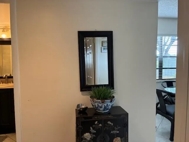 Unit 504 photo 3