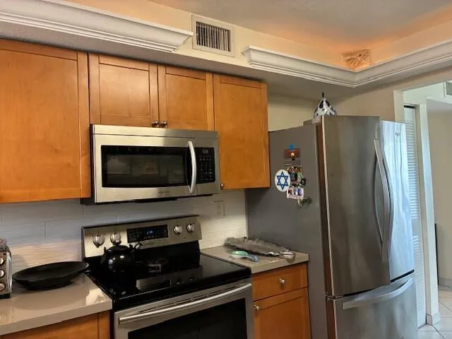 Unit 504 photo 15