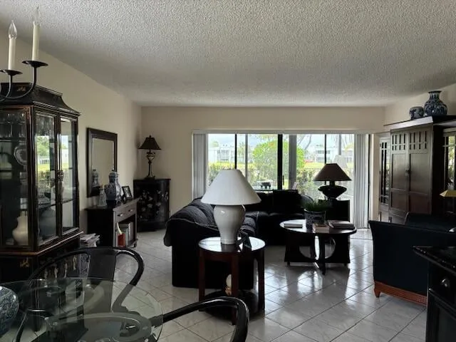 Unit 504 photo 16