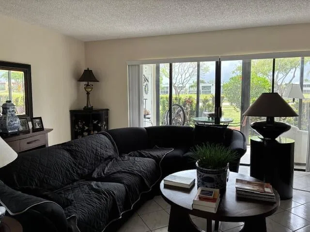 Unit 504 photo 19
