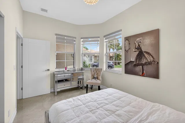 Residence photo 45