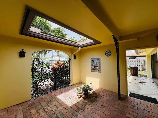 Residence photo 4