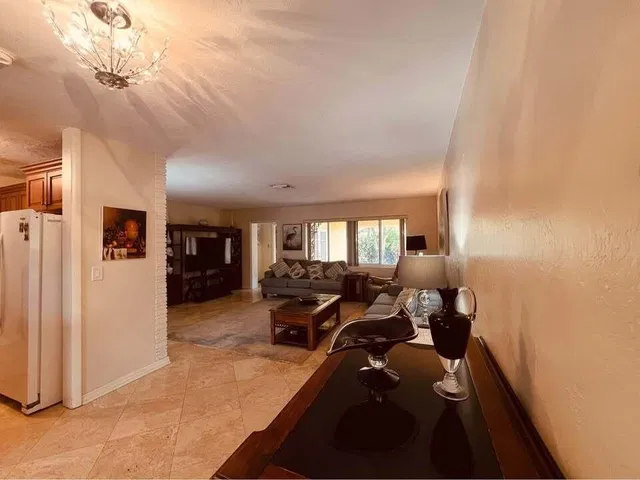 Residence photo 9