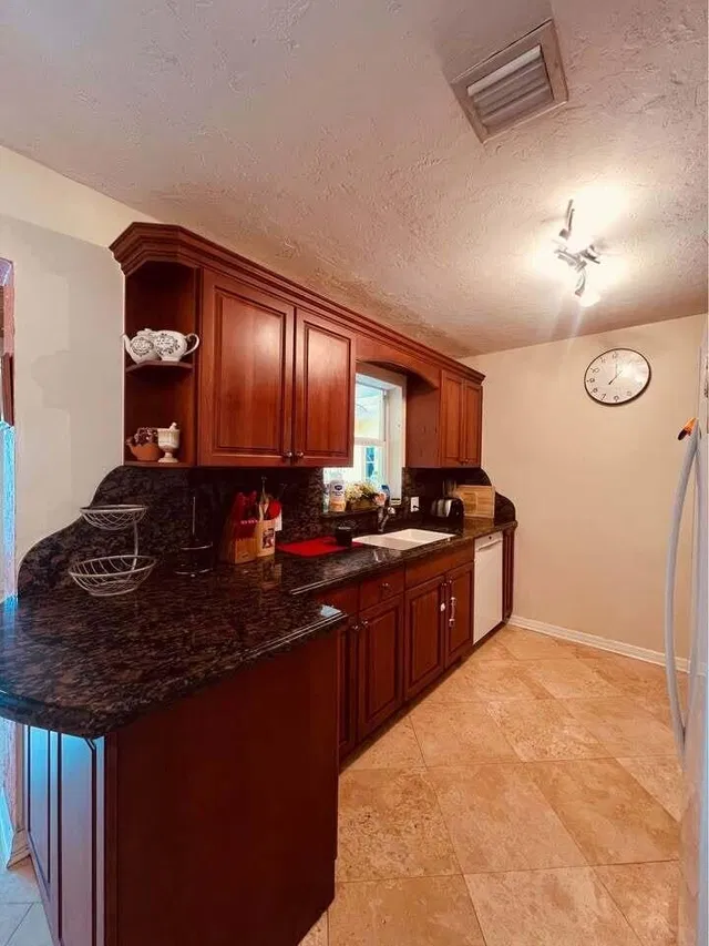 Residence photo 15