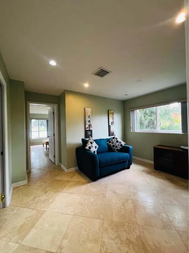 Residence photo 20