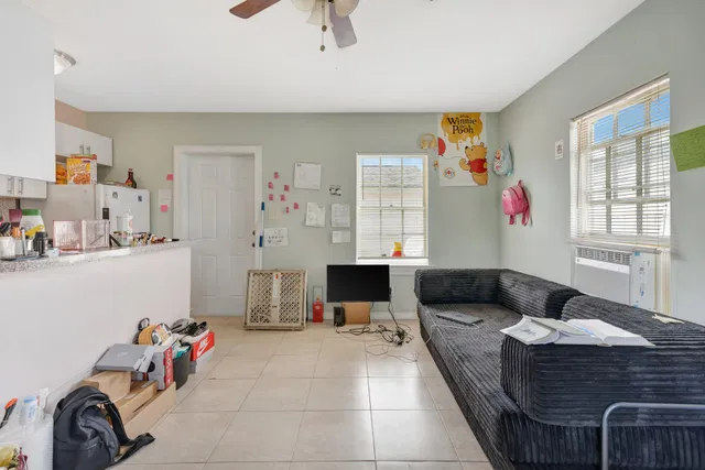  Residence photo 12