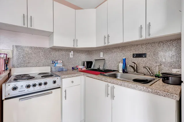 Residence photo 14