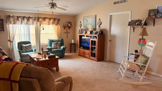 Residence photo 6