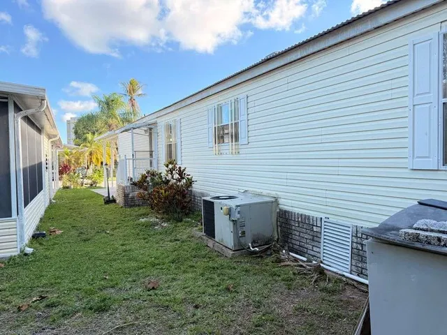 Residence photo 16