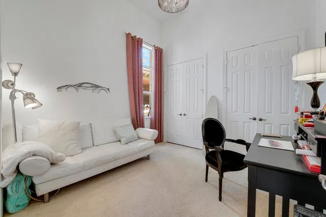 Residence photo 29