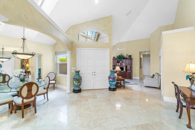 Residence photo 6