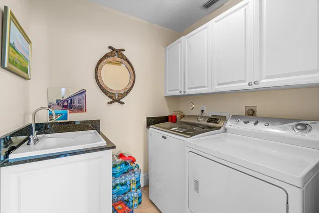 Residence photo 39
