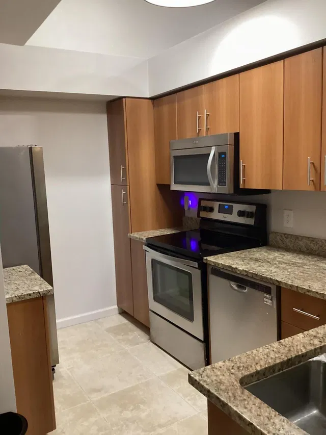 Unit L photo 18