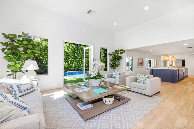 SoSo West Palm Beach Residence photo 9