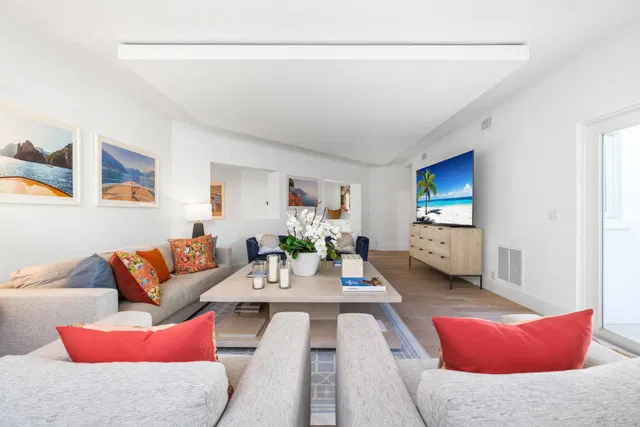 SoSo West Palm Beach Residence photo 25