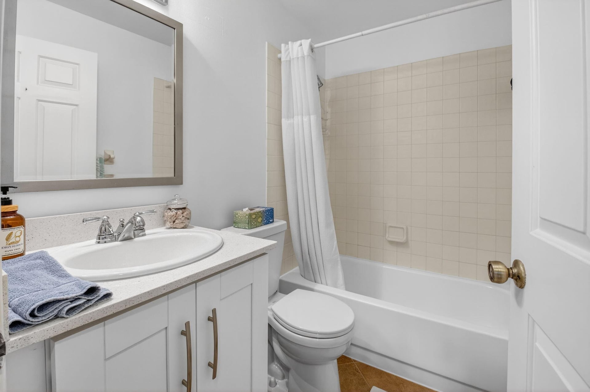 Unit 101 photo 24