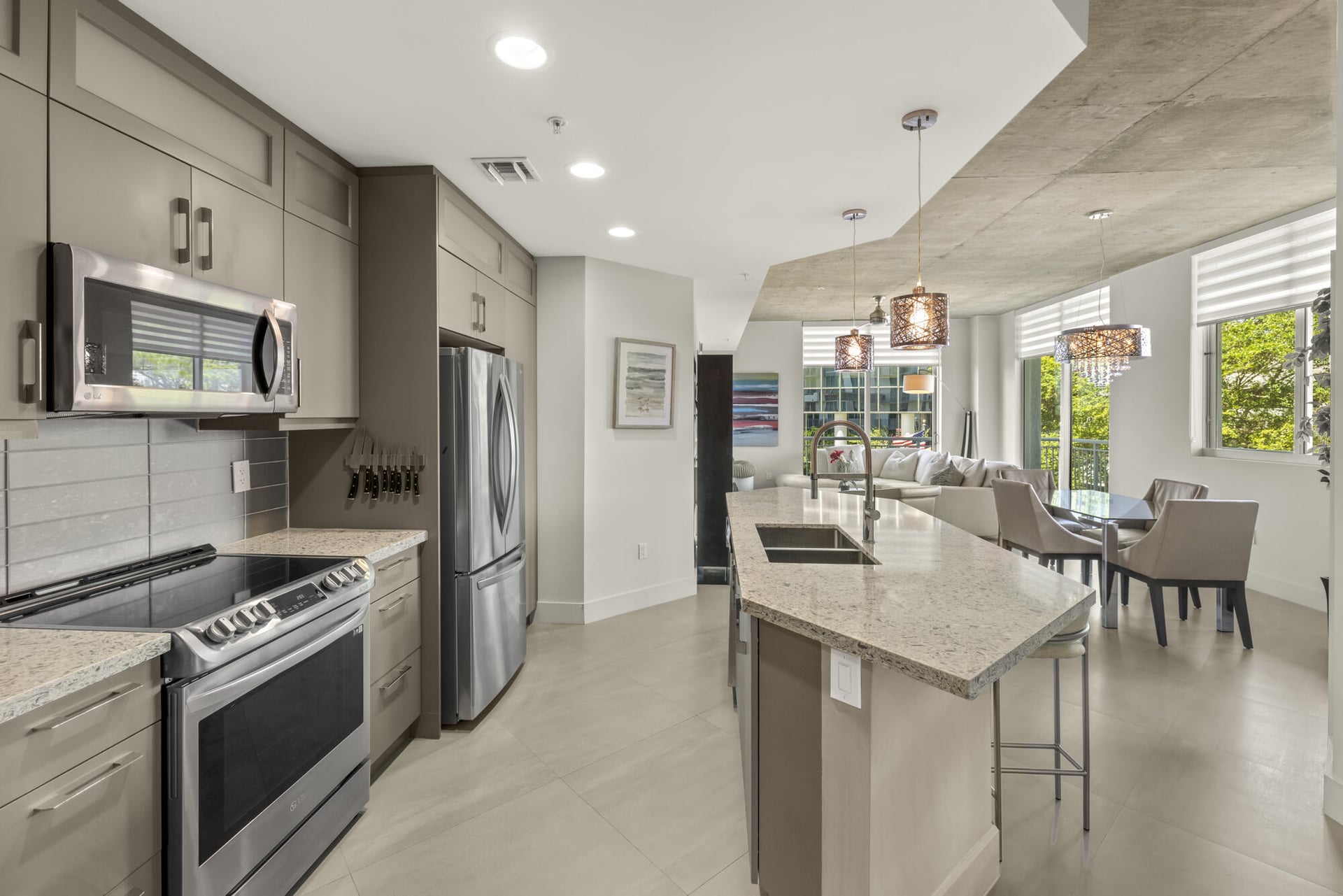 The Edge Residence photo 6