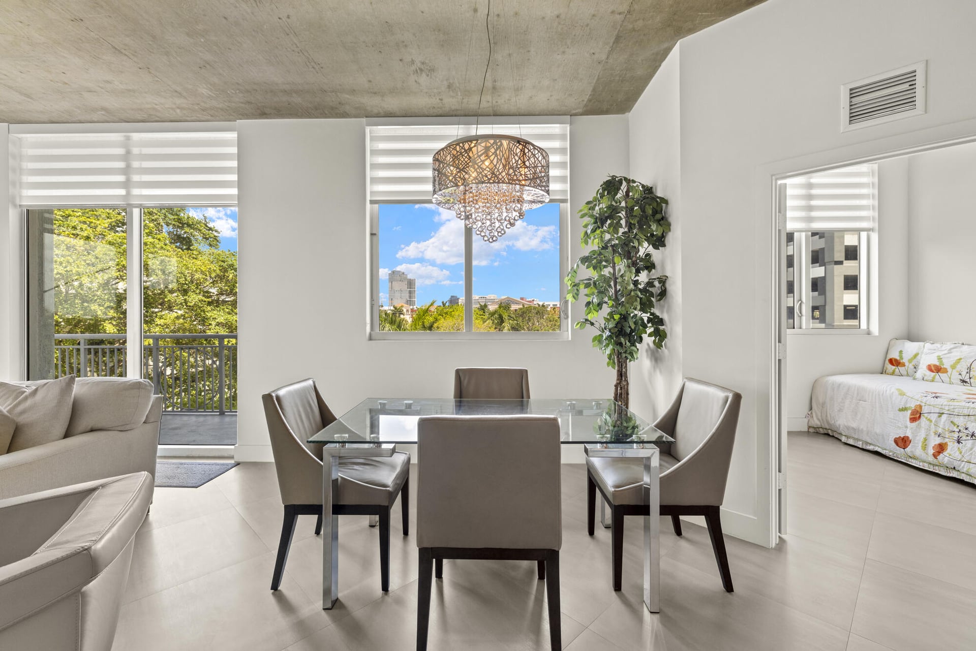 The Edge Residence photo 9
