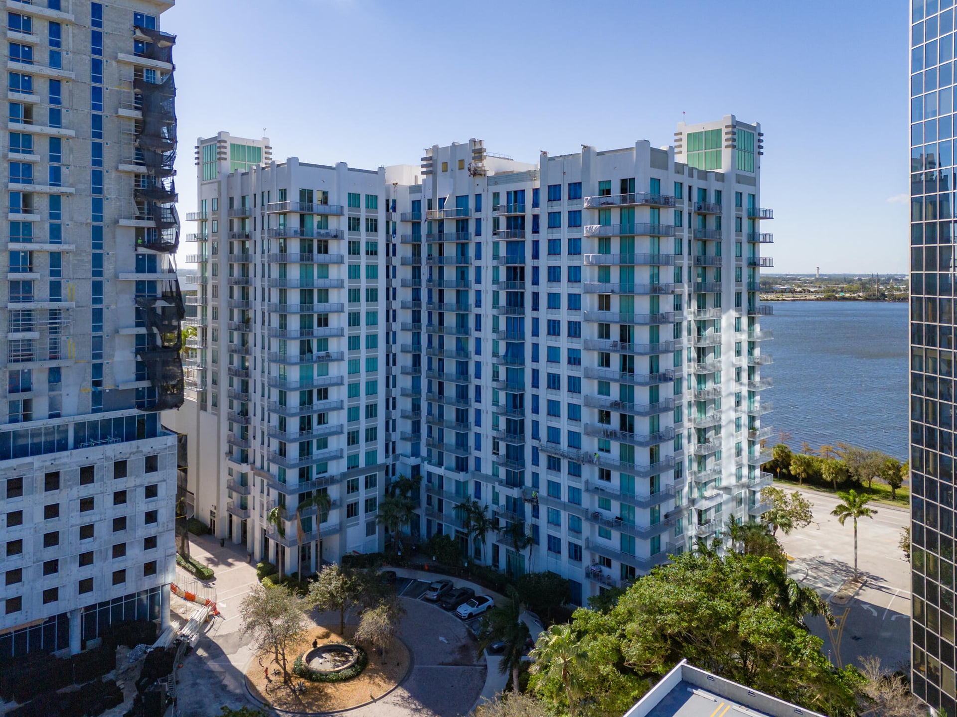 The Edge Residence photo 26