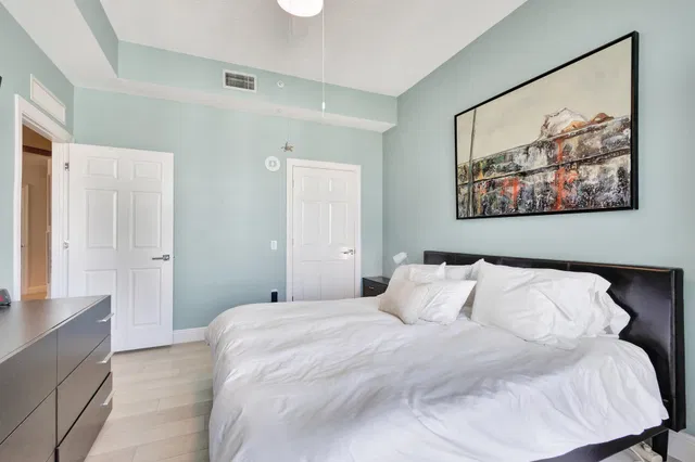 The Whitney Unit 801 photo 15