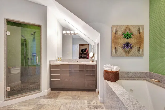 The Whitney Unit 801 photo 20