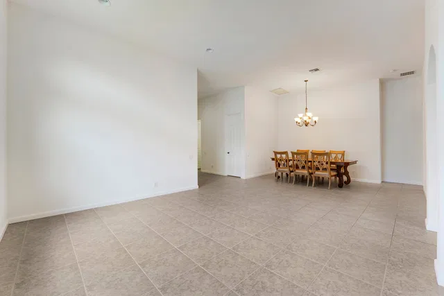 Residence photo 17
