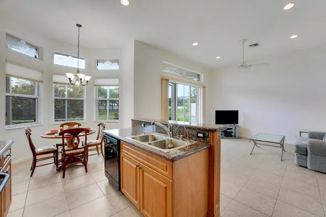 Residence photo 23