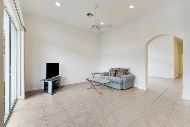 Residence photo 28