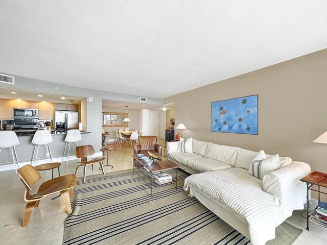 Tiara Singer Island Unit 22d photo 3