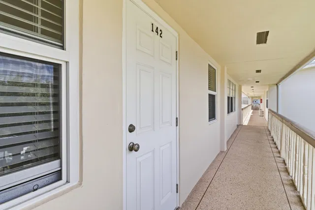 Residence photo 3
