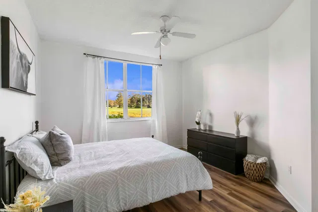Unit 203 photo 7
