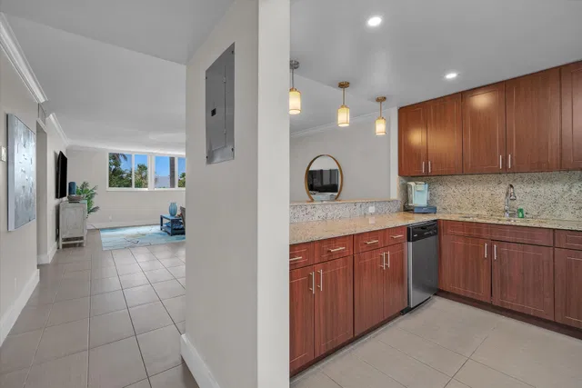 Boca Raton Riviera Unit 203 photo 3