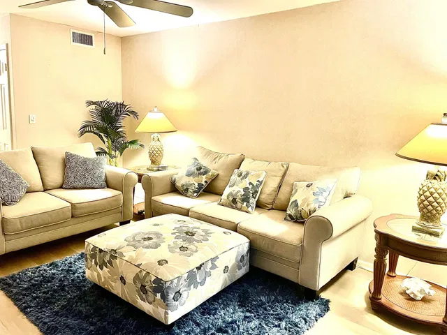 Unit 117 photo 2