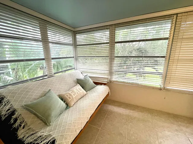 Unit 117 photo 11