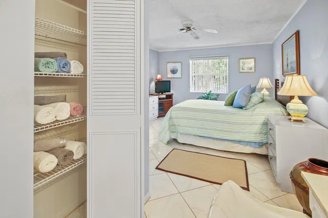 Unit 202 photo 15
