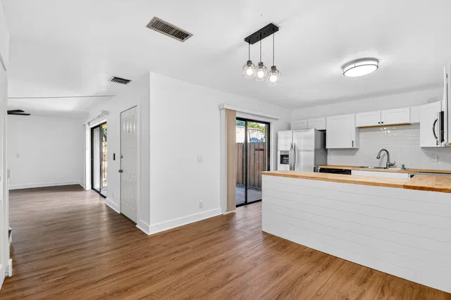 Residence photo 2