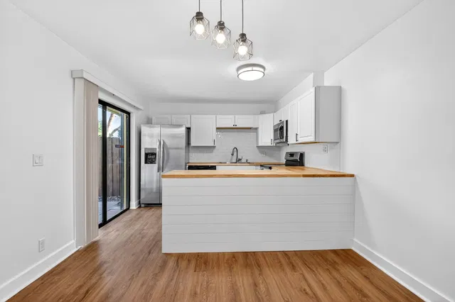 Residence photo 3