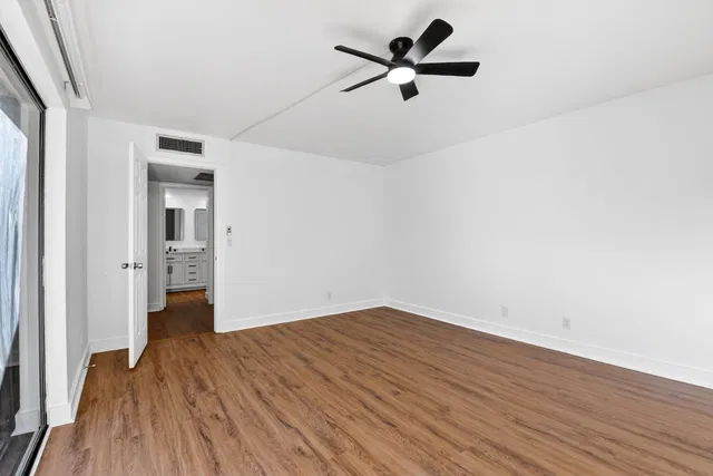 Residence photo 30
