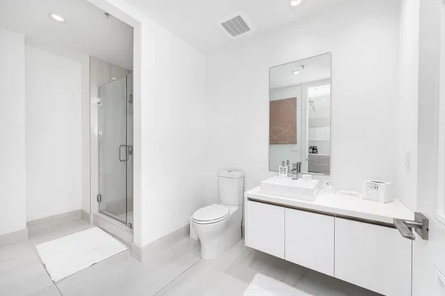 Tower 155 Unit 1103 photo 14