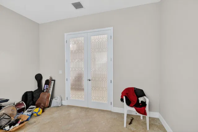 Residence photo 8