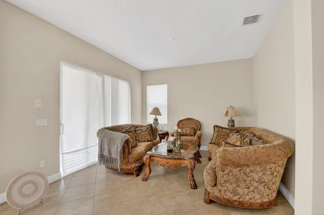 Residence photo 9