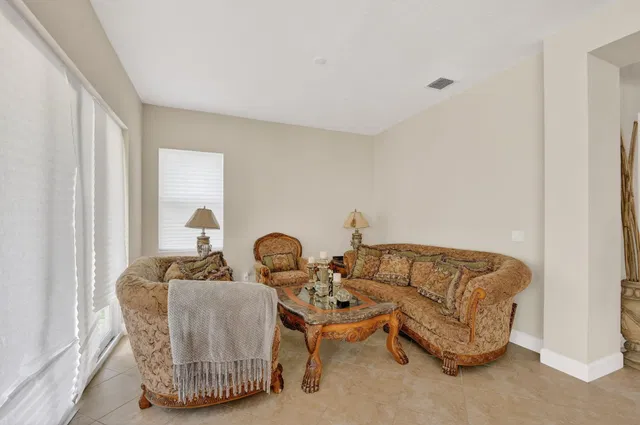 Residence photo 10