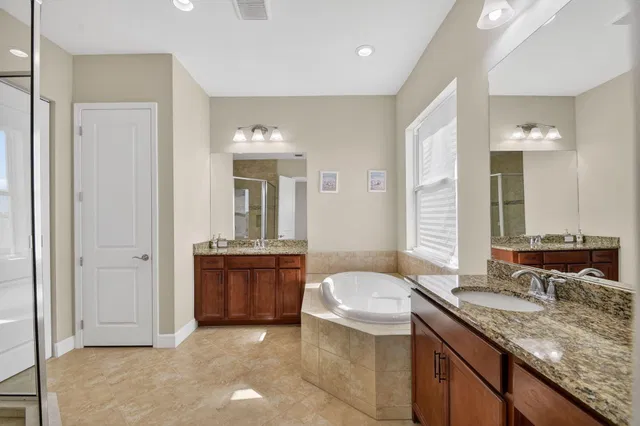 Residence photo 38