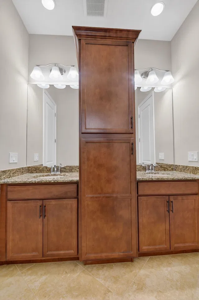 Residence photo 51