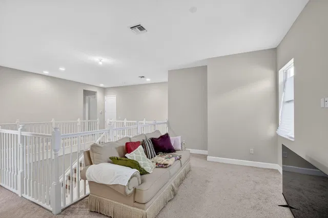 Residence photo 56