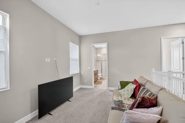 Residence photo 57