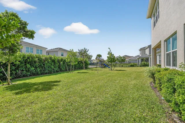 Residence photo 72