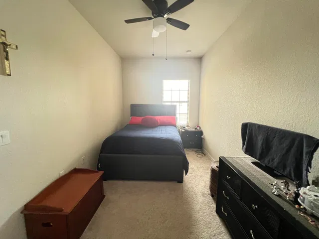 Residence photo 2