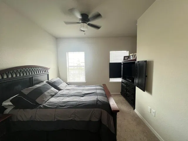 Residence photo 3